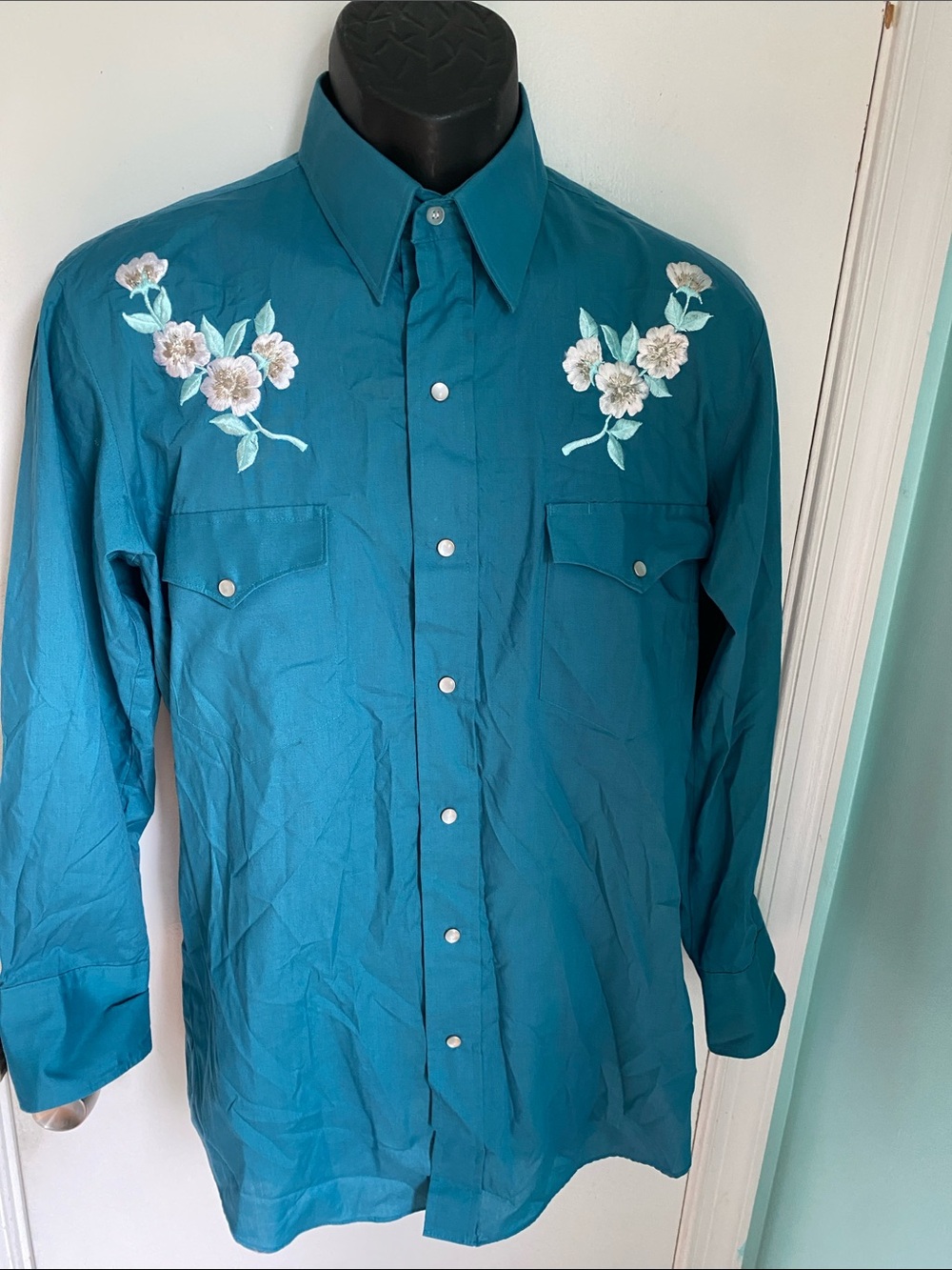 Vintage Karman Floral Embroidered Western Shirt  GUC